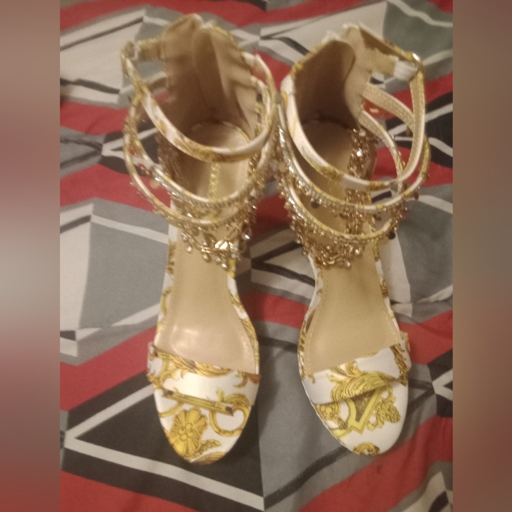 MiamiprintWhite shoedazzle heels